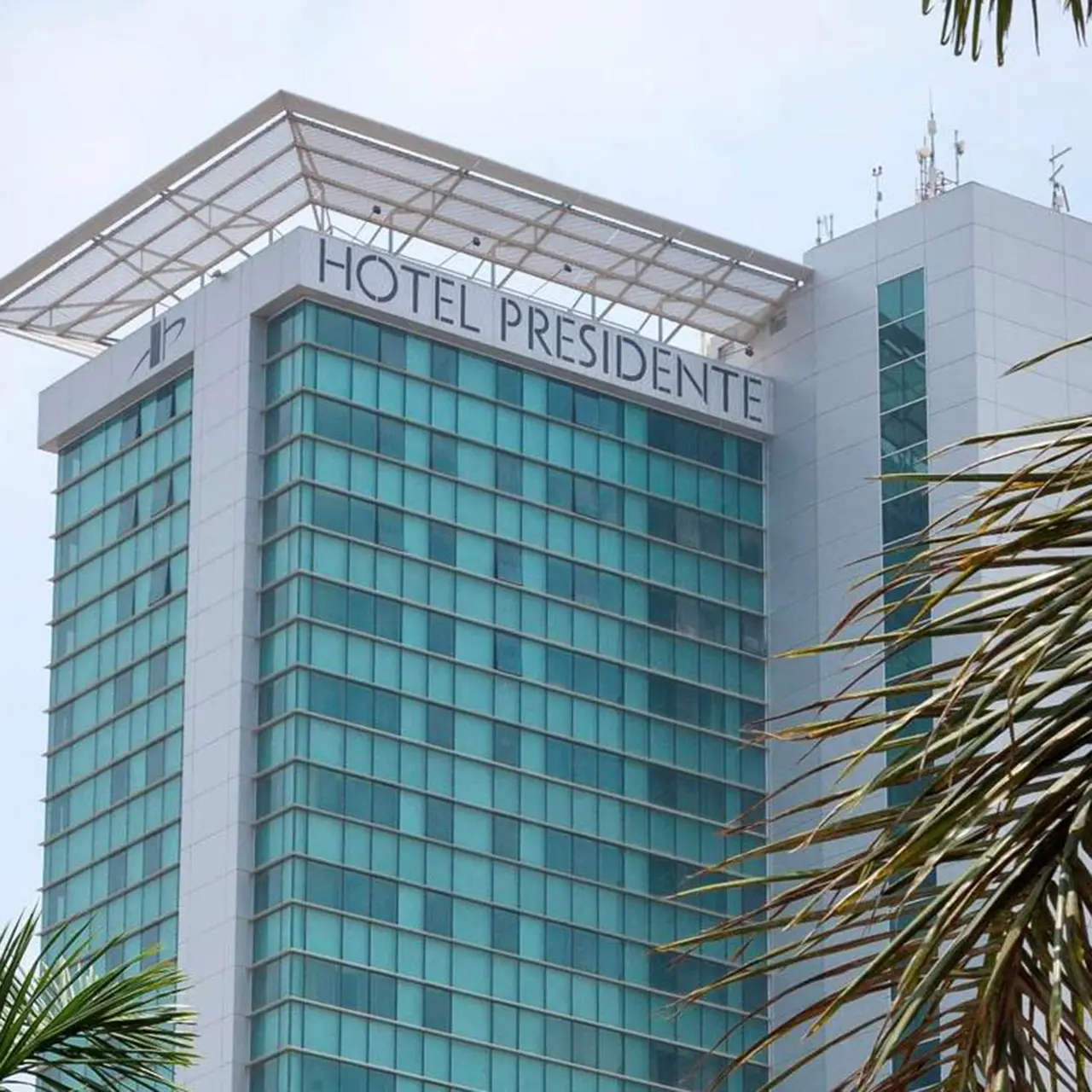 Hotel Presidente Luanda - Portefólio - CICOMOL CICODOOR - Fabrico de Portas Carpintaria Madeiras - Ourém